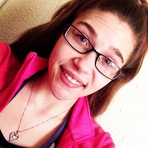 Meet your Posher, Alora